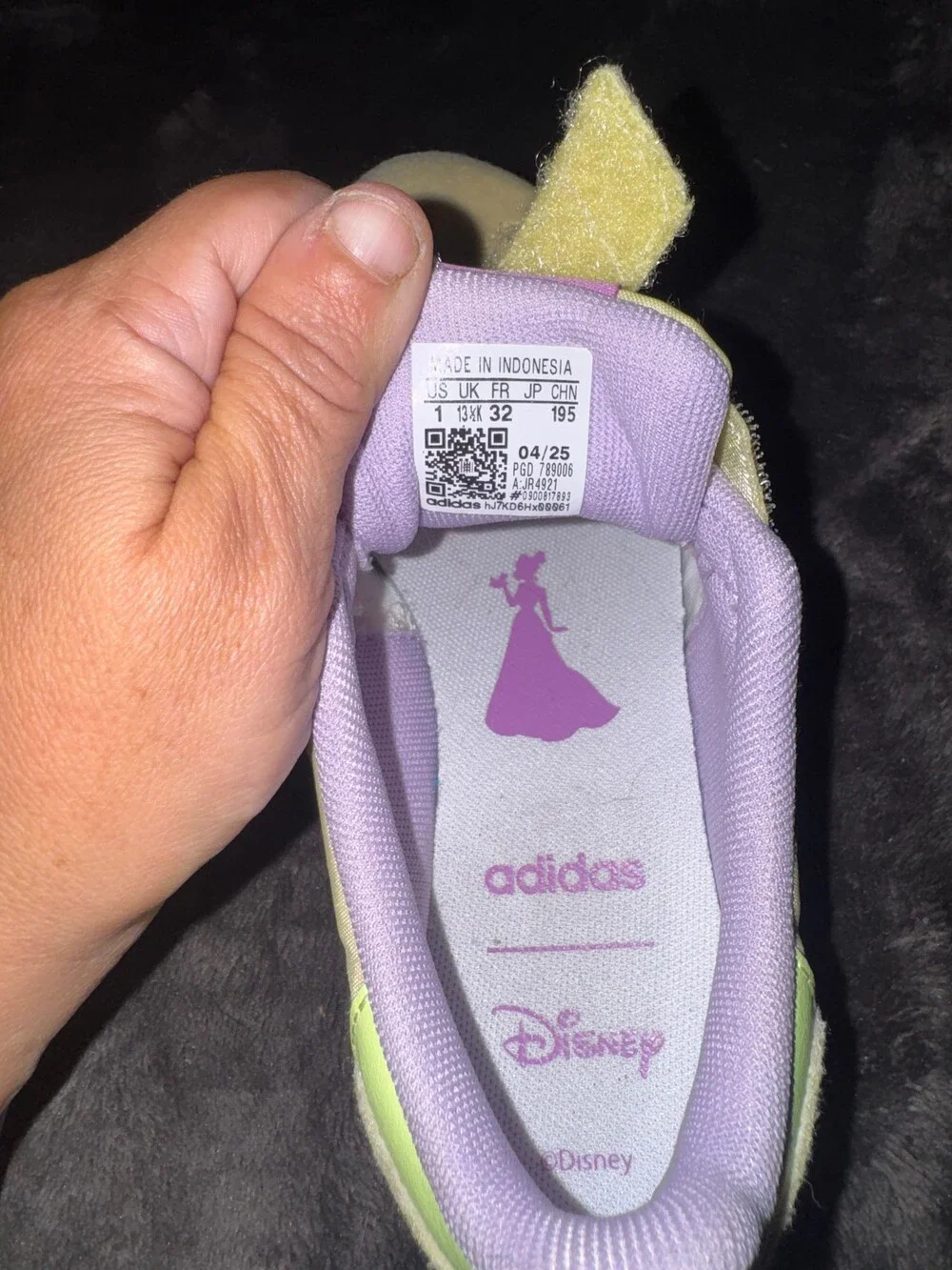 Adidas Cloudfoam Disney Tiana Run 70’s 2.0 kids shoes size 1